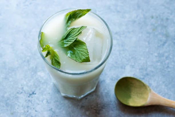istock Iced Matcha Tea Latte with Mint Leaves / Smoothie. 952508538