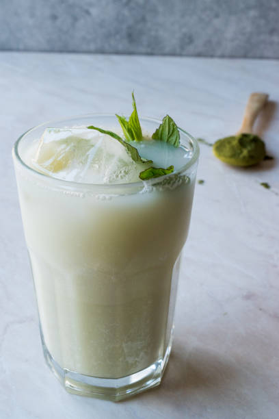 istock Iced Matcha Tea Latte with Mint Leaves / Smoothie. 952510166