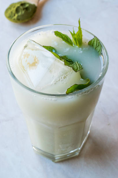 istock Iced Matcha Tea Latte with Mint Leaves / Smoothie. 952518636