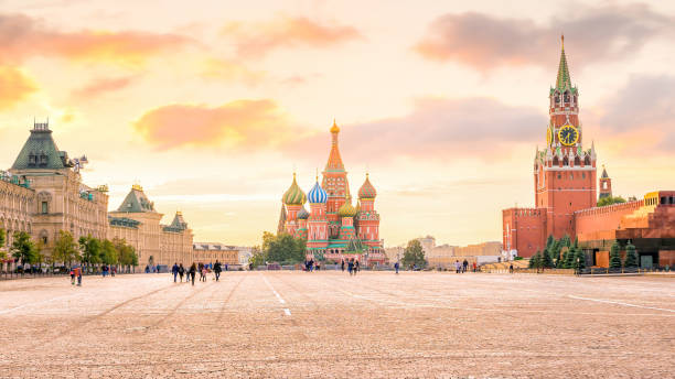 istock Basil's cathedral at Red square in Moscow 952626084