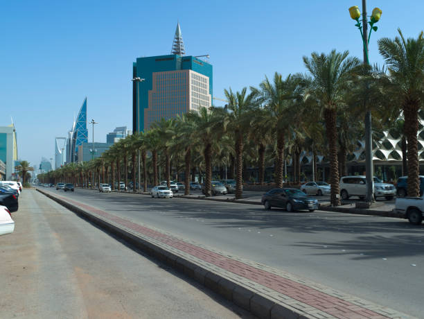 istock Light Traffic on King Fahad Road 952635610