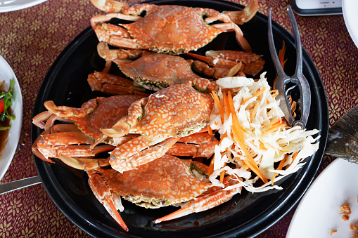 삶은 게 신선한 찜 게 해산물 매운 소스와 야채 선택적 초점 테이블 테이블에 근접 갈고리 발톱에 대한 스톡 사진 및 기타 이미지 ...