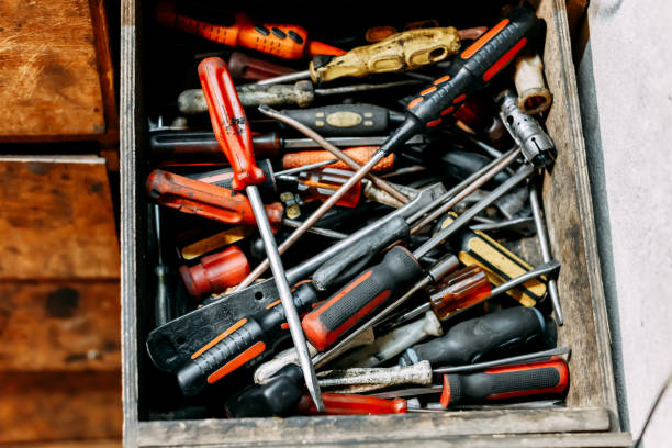 istock old used screwdriver Set in box 952734674
