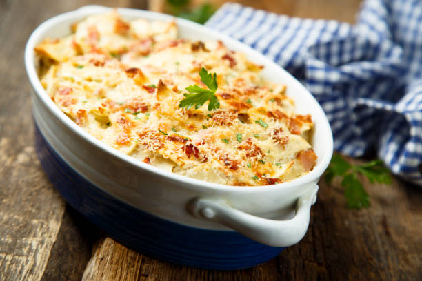 istock Homemadede pasta bake with ham 952767878