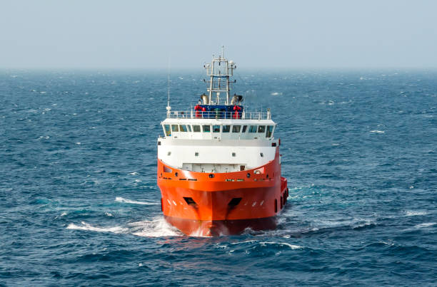 istock Sea tow in the high sea 952773334