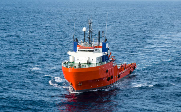 istock Sea tow in the high sea 952773692