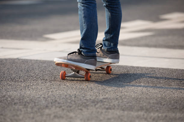 istock Skateboarder sakteboarding on city highway 952788680
