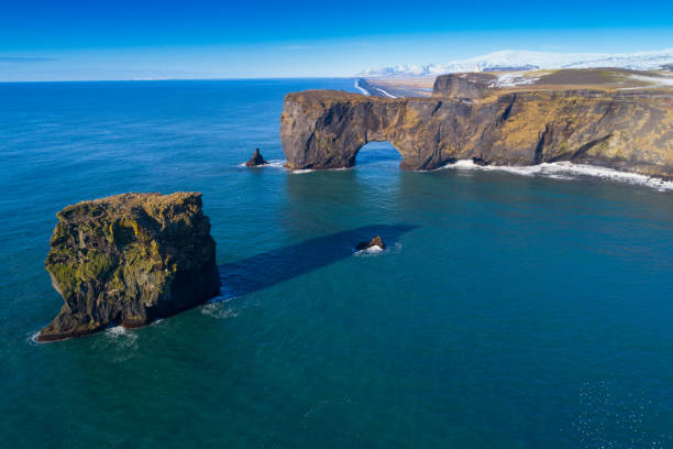 istock Black sand beach in Vik, Iceland 952831912