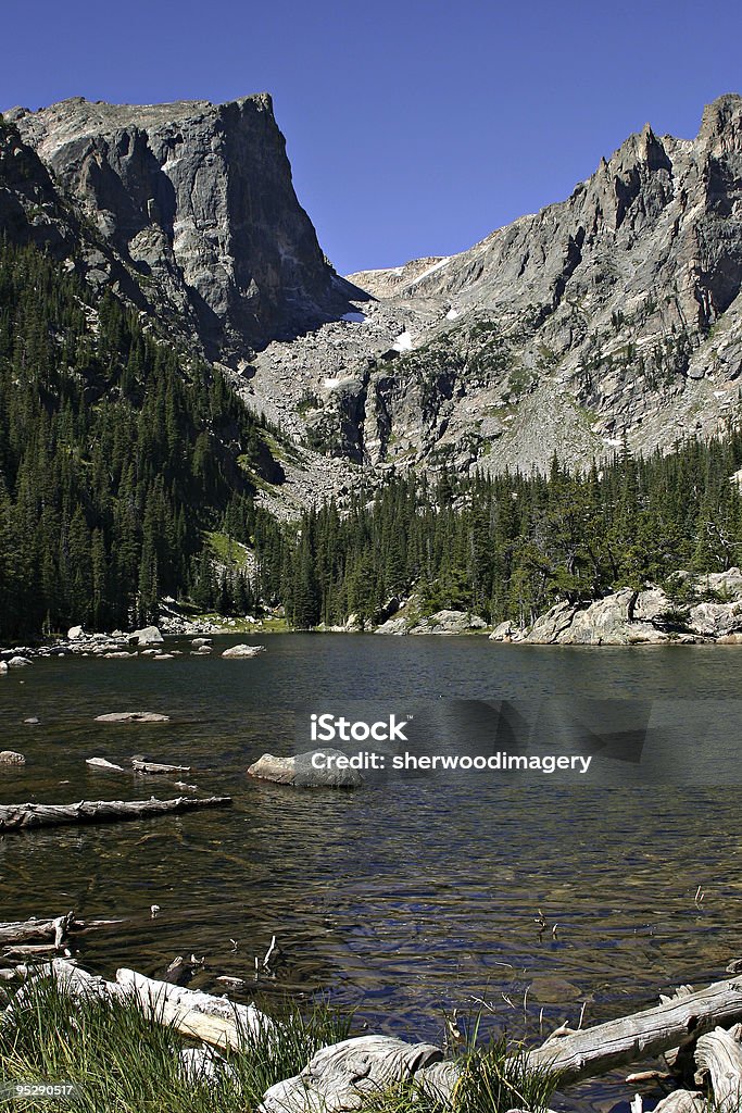 Hallett Peak da sogno Lago, Parco Nazionale delle Montagne Rocciose, Colorado - Foto stock royalty-free di Acqua