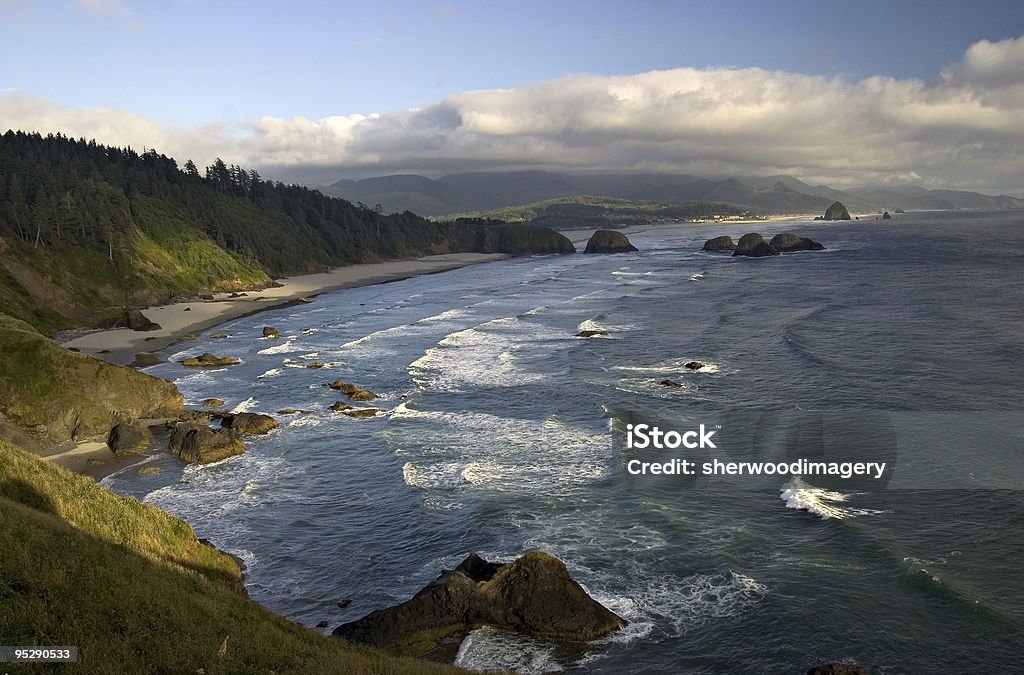 Crescent & Cannon plages & Haystack Rock-côte de l'Oregon - Photo de Crescent Beach libre de droits