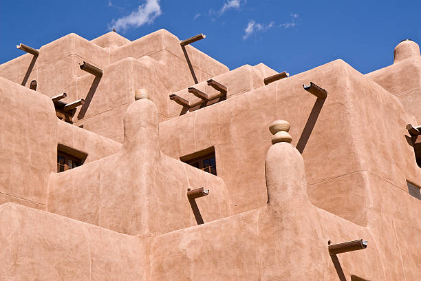 istock Adobe Building With Blue Sky In Santa Fe New Mexico 95290788