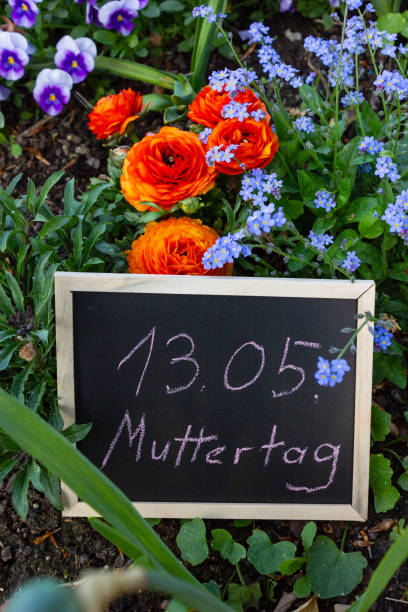 istock mothersday flowers and board 952917230