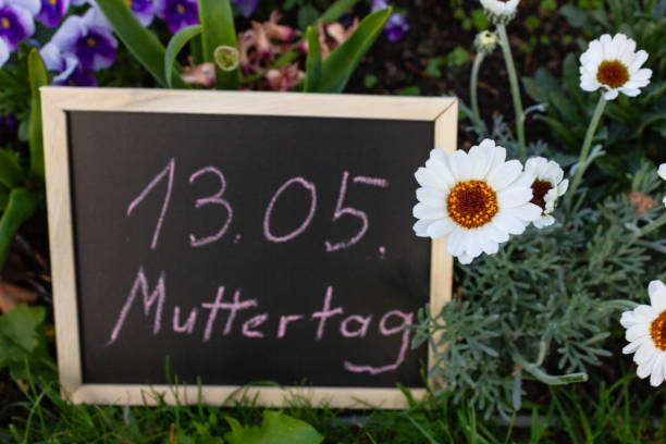 istock mothersday flowers and board 952917836