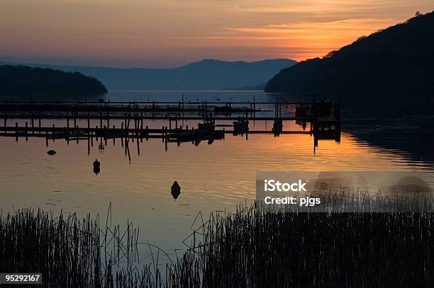 Pôr Do Sol Em Loch Lomond - Fotografias de stock e mais imagens de Anoitecer - Anoitecer, Ao Ar Livre, Cena Não Urbana