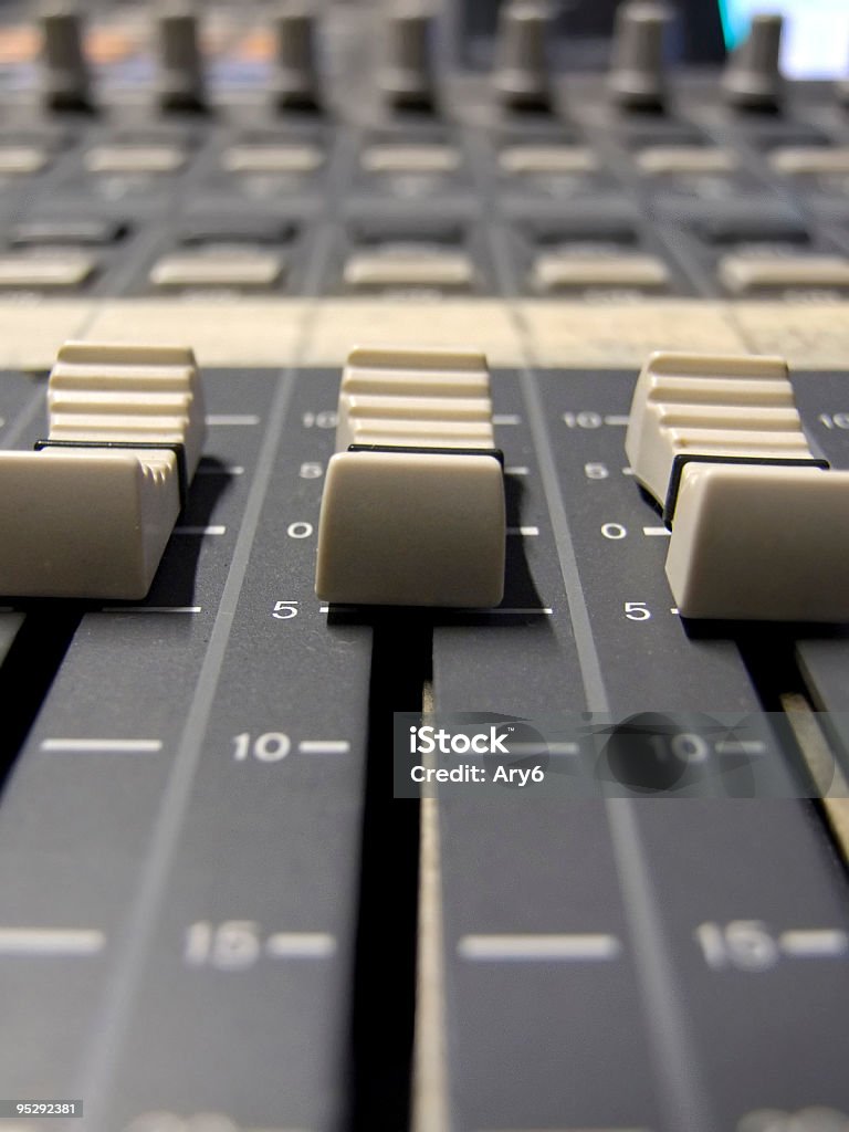 mix Audio - Foto stock royalty-free di Apparecchiatura di registrazione del suono