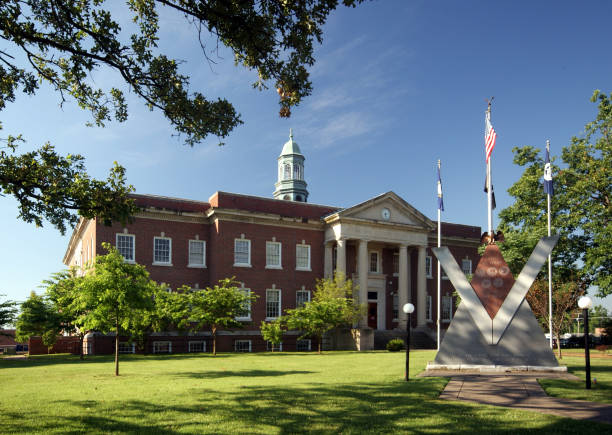 istock McCracken County Courthouse , Paducah, Kentucky 952950216
