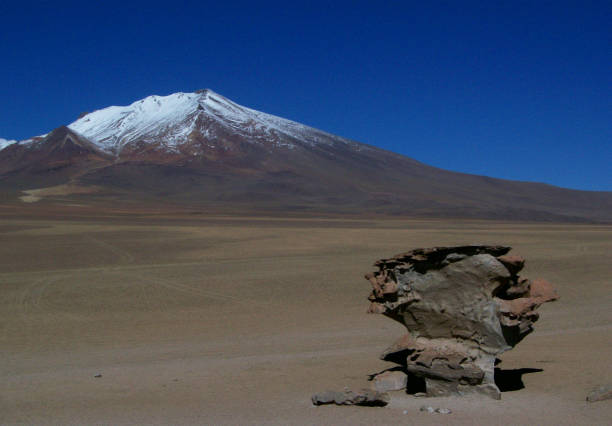 istock Scenery in Uyuni, Bolivia 952950946