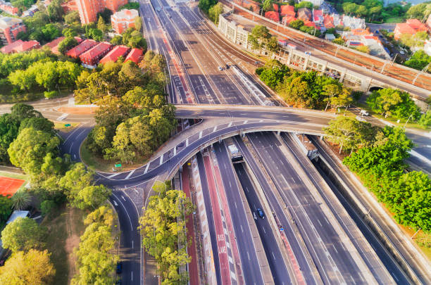 istock HWY Warring N Syd Inter nosky 952977522