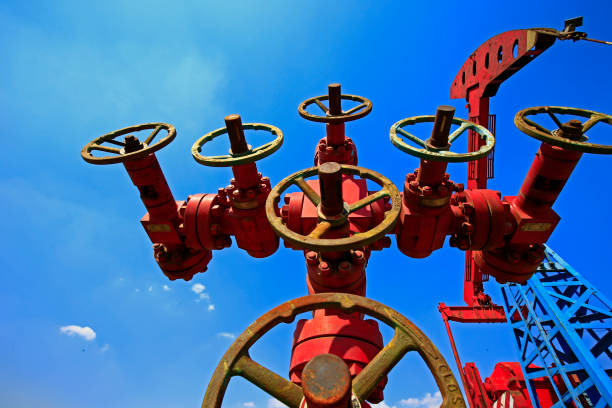 istock Oil pipes and valves 953032500