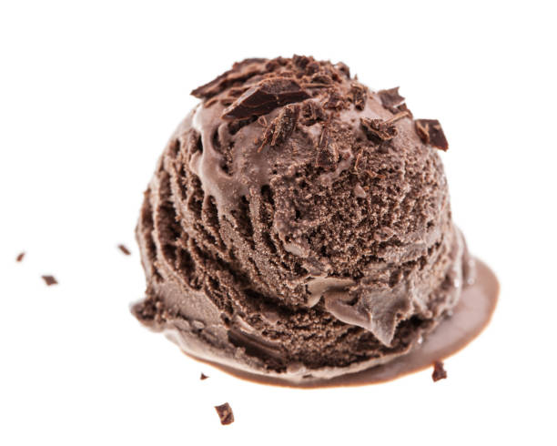 glace au chocolat foncé simple pelle avec côté de pépites de chocolat - main pleine photos et images de collection