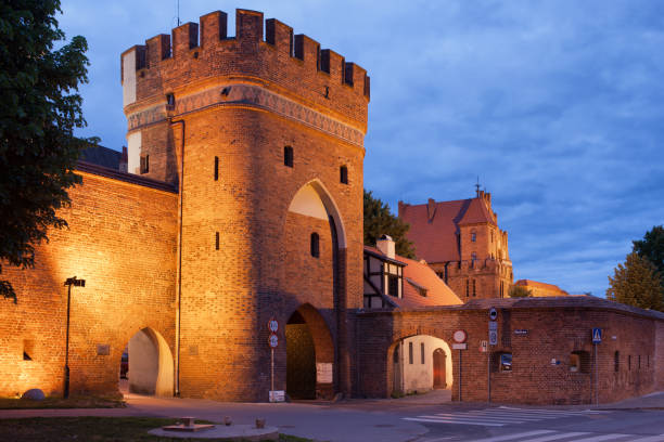 istock Medieval Bridge Gate and City Wall in Torun 953061818