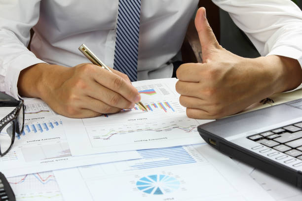 istock Businessman good idea plan finance. 953091570