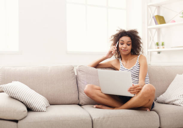 istock Beautiful freelancer working at home 953092240