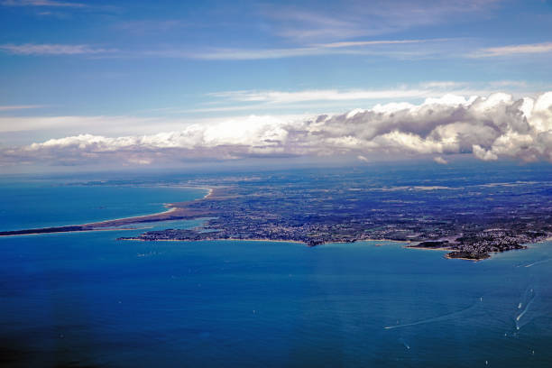 istock Flight on the Atlantic coast, Loire estuary and salt marsh 953092534