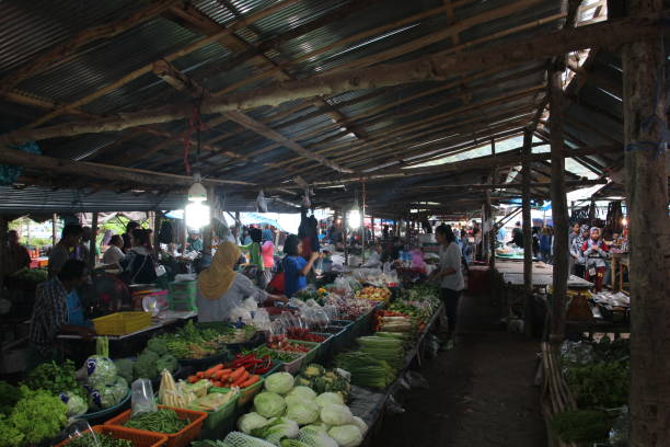 istock Farmer market thailand 953127754