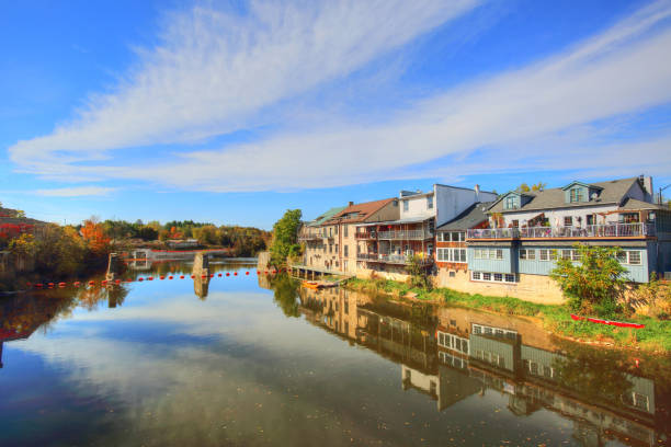 elora belas ruas - wellington ontario - fotografias e filmes do acervo