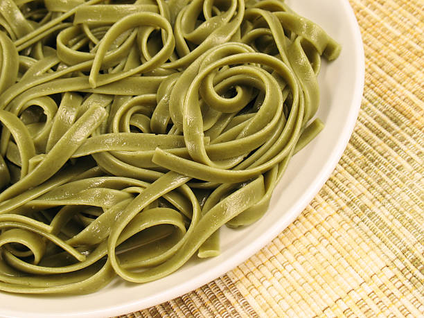 istock Spinach Fettuccine 2 95315050