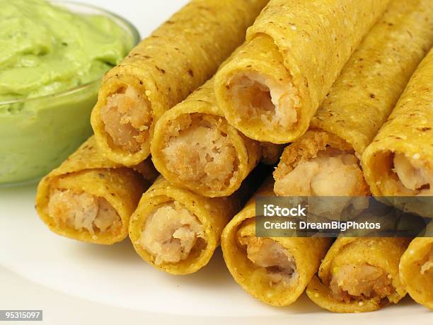 Taquitos とグアカモレ 2 - ストックフォト・写真素材...