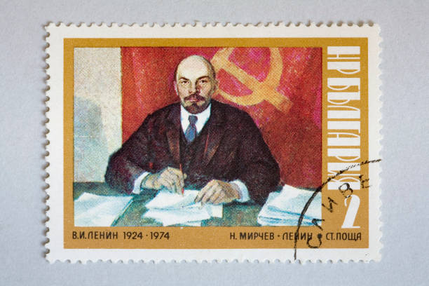 ilustrações de stock, clip art, desenhos animados e ícones de plano aproximado de post carimbo mostrando de lenine - vladimir lenin