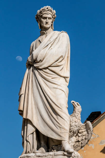 istock statue of Dante 953160668