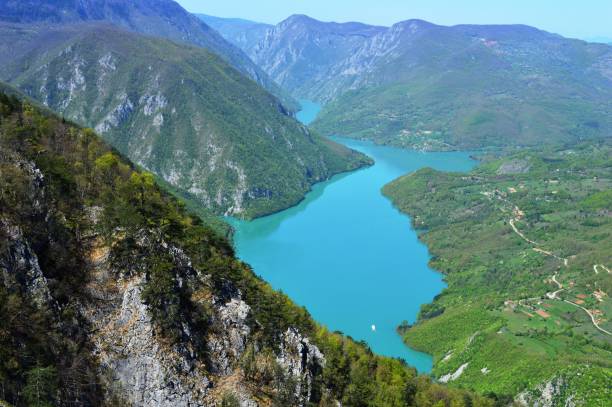istock landscape of the lake 953196026