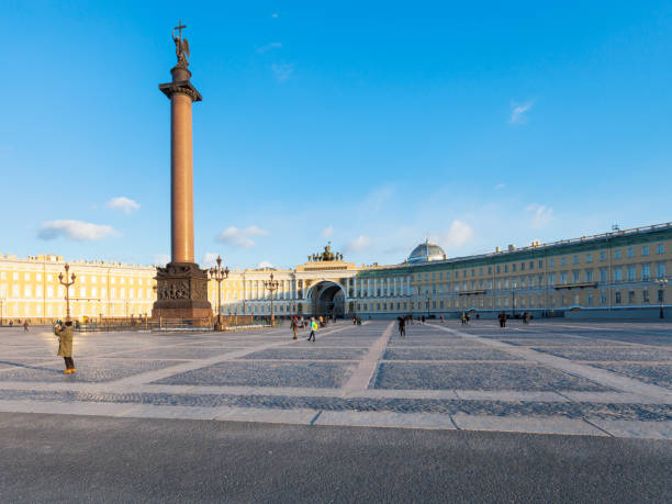 istock view of Palace Square and General Staff Building 953210652