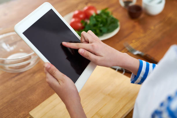 istock Searching for Salad Recipe 953260384