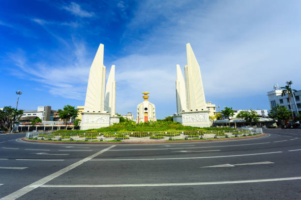istock Democracy monument with blue sky in Bangkok, Thailand 953263724