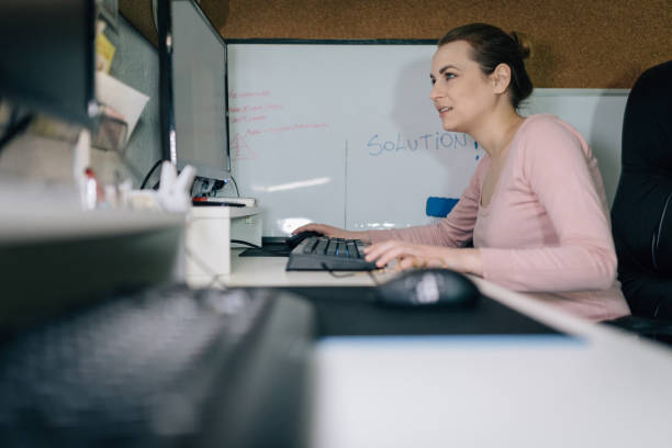 istock Casual dressed woman working in home office 953268832