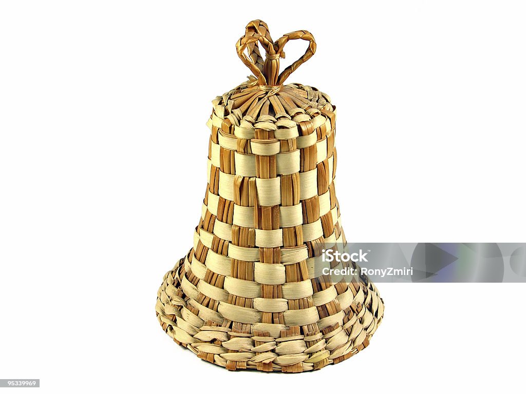 Manualidad straw bell aislado - Foto de stock de Adorno de navidad libre de derechos