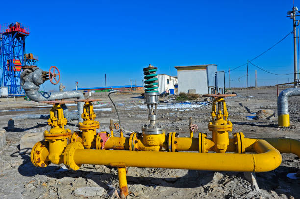 istock The pipe and valve oil fields 953424292