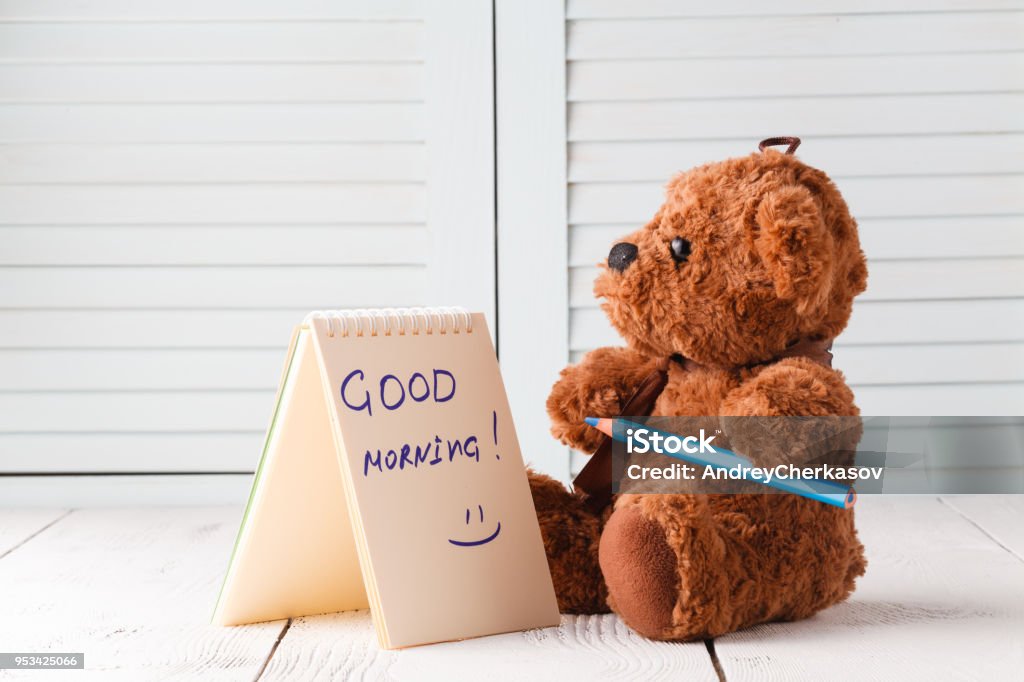 Foto de Bom Dia Com Ursinho De Pelúcia e mais fotos de stock de Animal - Animal, Bebida, Boneca - iStock Foto de Bom Dia Com Ursinho De Pelúcia e mais fotos de stock de Animal - Animal, Bebida, Boneca - iStock