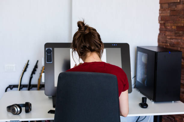 istock Woman working in the modern office 953434356