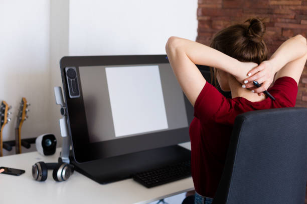 istock Woman working in the modern office 953438510