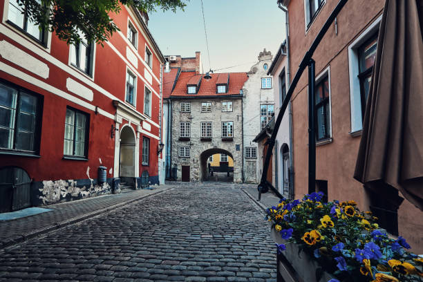 istock The Swedish Gate in The Old Town in Riga, Latvia 953443152