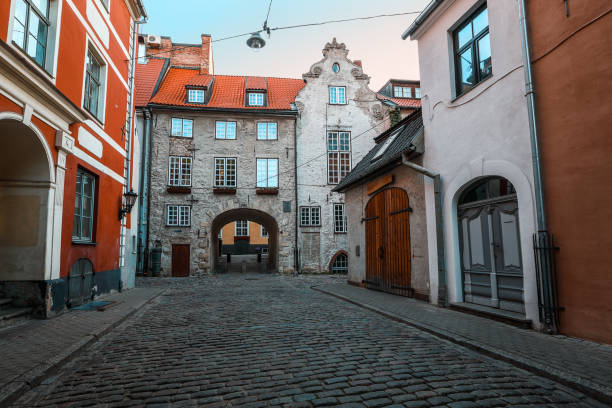 istock The Swedish Gate in The Old Town in Riga, Latvia 953443190