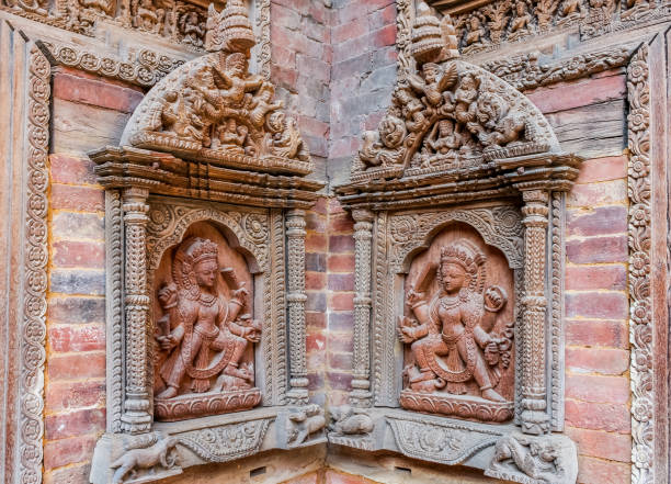 mul chowk 안뜰 벽, 우먼 dhoka 왕궁, 파탄 더르바르 광장, lalitpur, 네팔에 새겨진된 동상 - hanuman dhoka 뉴스 사진 이미지