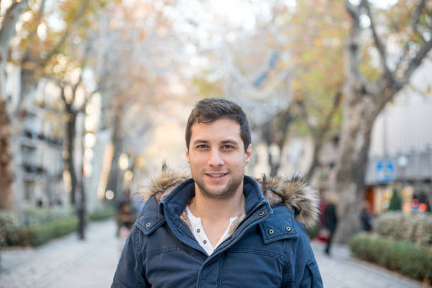 istock Walking around the city 953476000