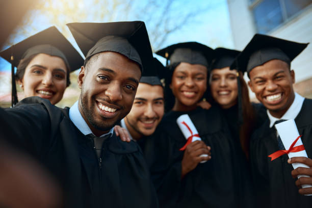 우리는 함께 우리 함께 졸업 이면 이제 공부 - graduate student 뉴스 사진 이미지