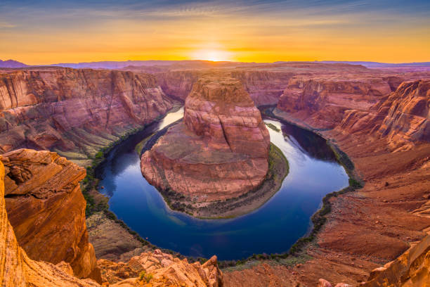 Horseshoe Bend on the Colorado River Horseshoe Bend on the Colorado River near Page, Arizona, USA. lake powell stock pictures, royalty-free photos & images